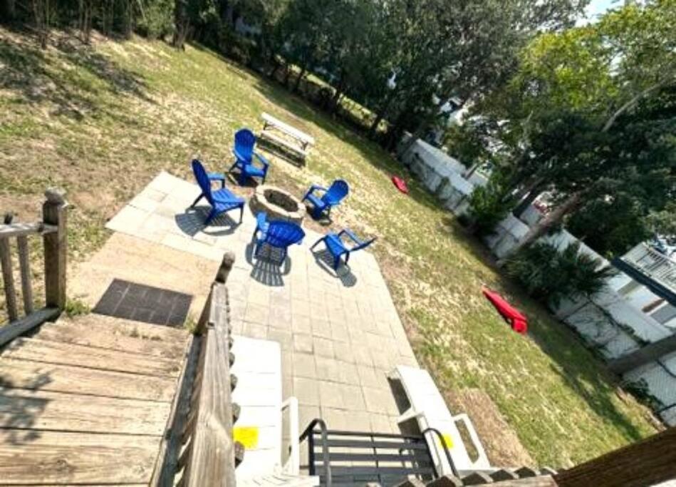 Dazzling Centrally Located Ocean View W 2 Kings, Huge Private Yard, 2 Decks, Firepit, Bbq شاطئ ميرتل المظهر الخارجي الصورة