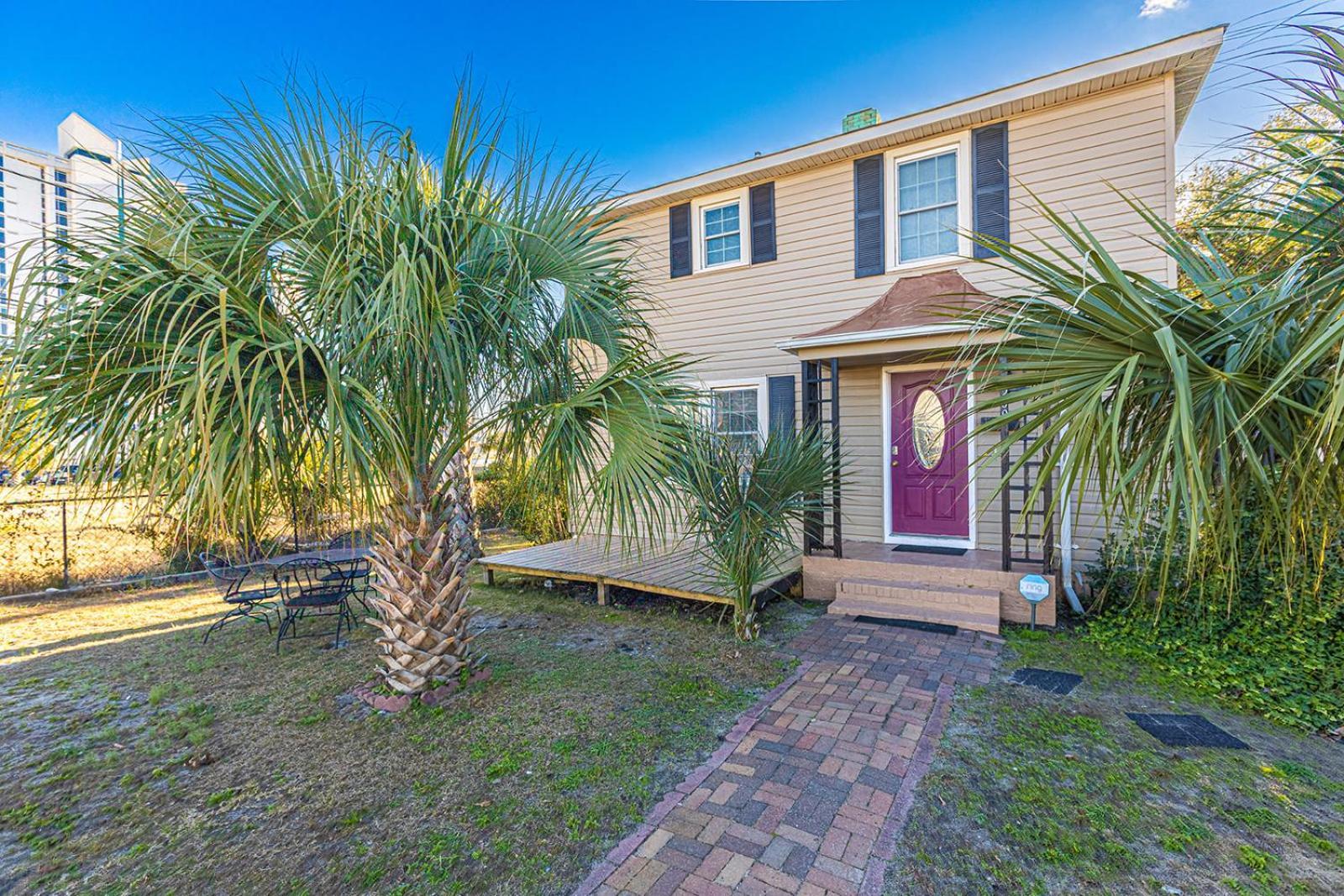 Dazzling Centrally Located Ocean View W 2 Kings, Huge Private Yard, 2 Decks, Firepit, Bbq شاطئ ميرتل المظهر الخارجي الصورة