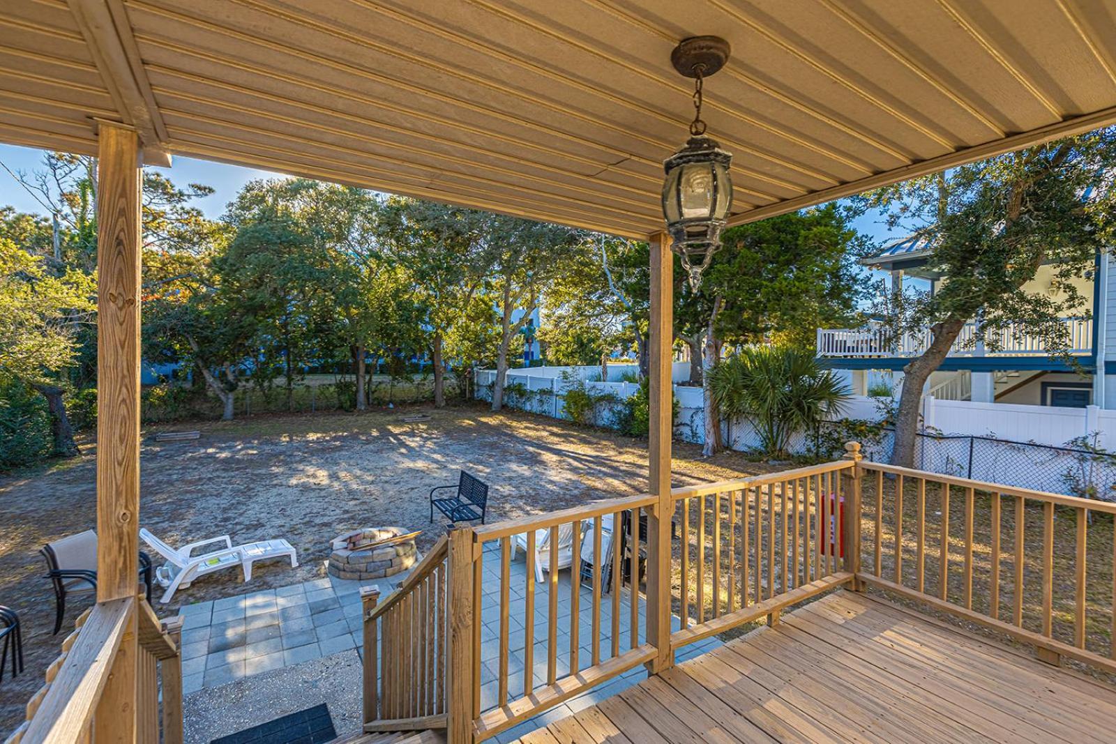Dazzling Centrally Located Ocean View W 2 Kings, Huge Private Yard, 2 Decks, Firepit, Bbq شاطئ ميرتل المظهر الخارجي الصورة