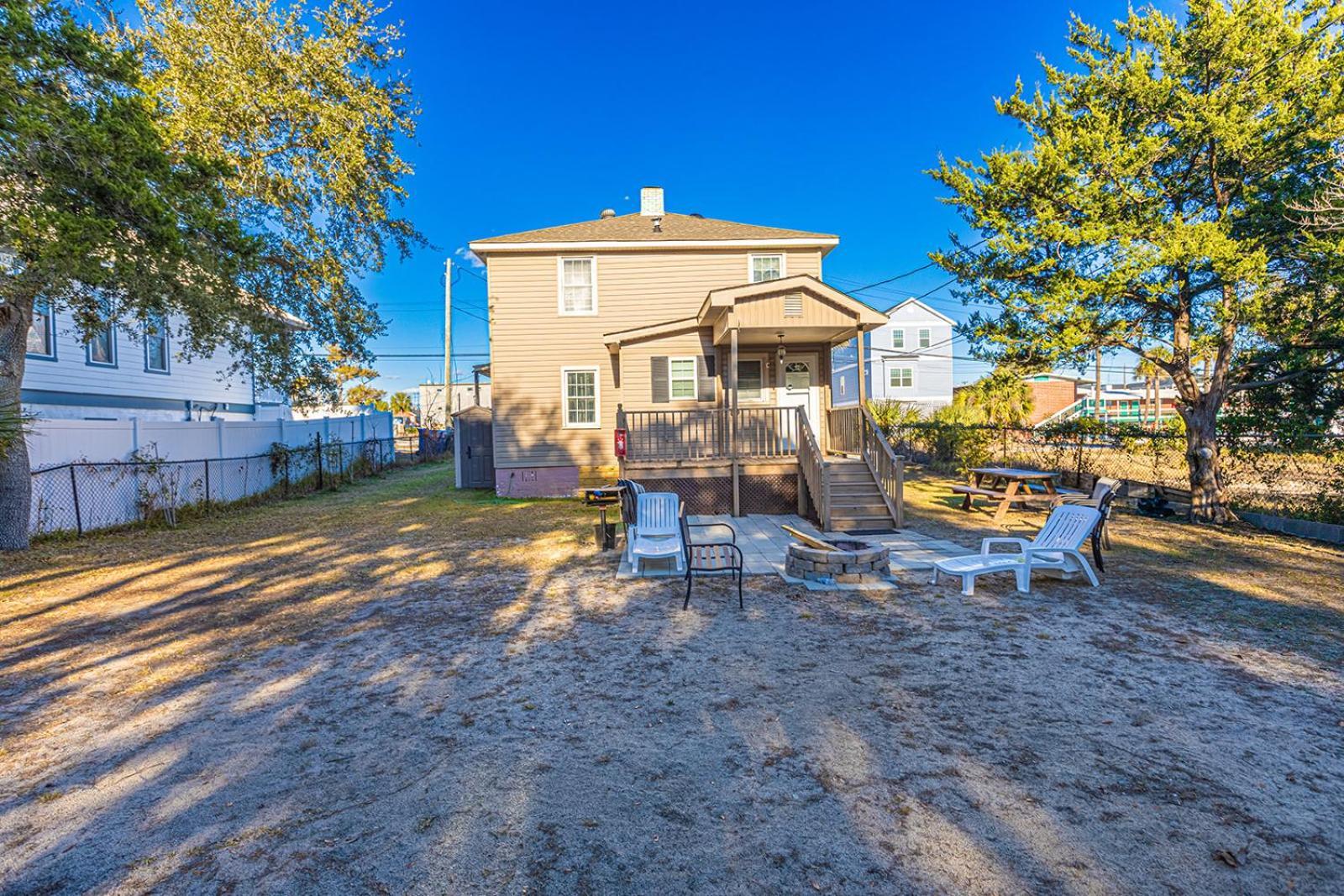 Dazzling Centrally Located Ocean View W 2 Kings, Huge Private Yard, 2 Decks, Firepit, Bbq شاطئ ميرتل المظهر الخارجي الصورة